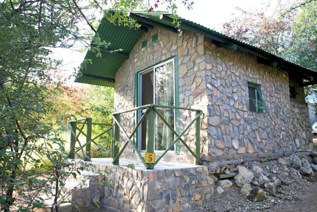 Sasa Safari Camp & Tours Villa Outjo Bilik gambar